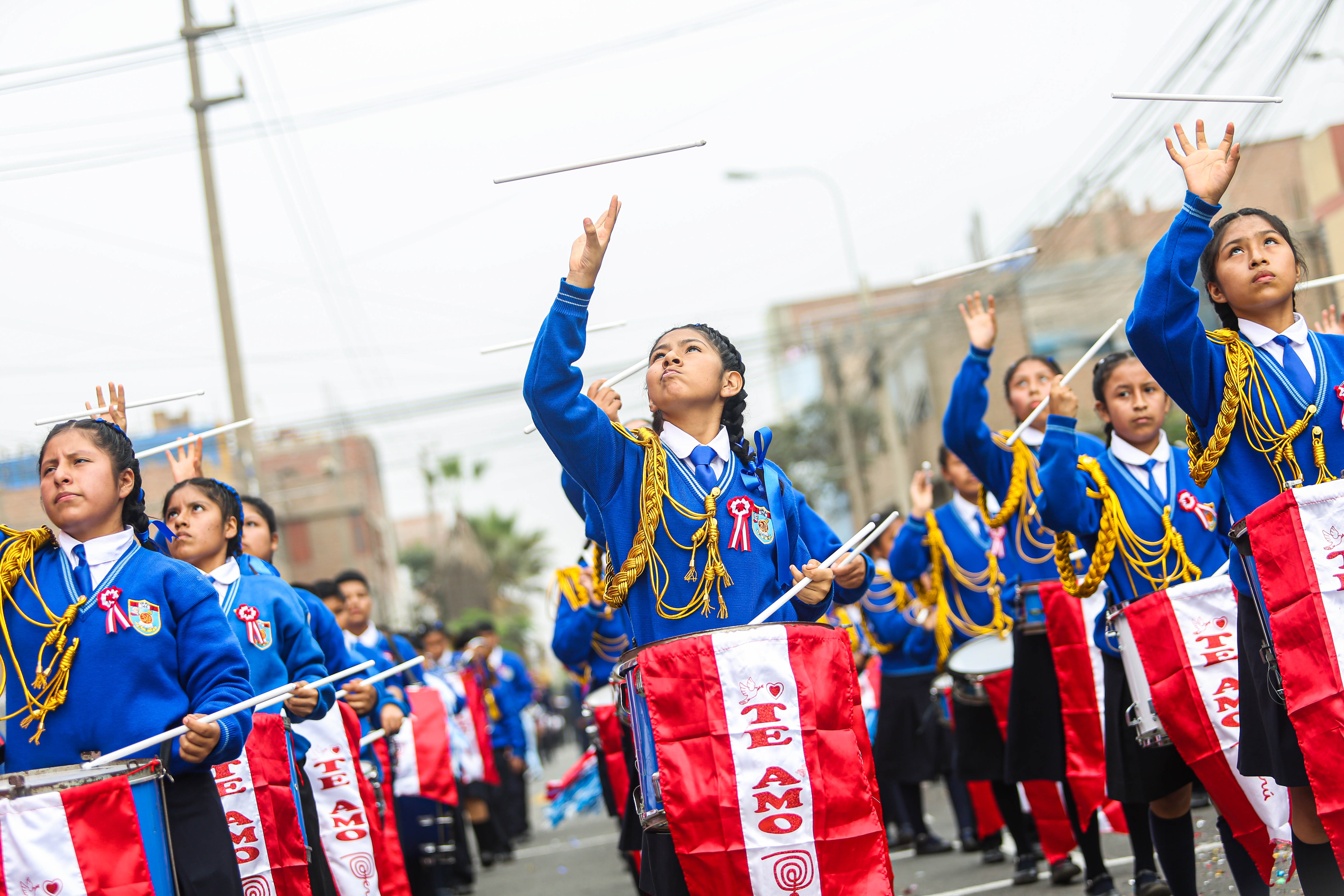 Día de la Bandera: Gran Desfile Cívico Escolar reunió a 729 estudiantes de SJL