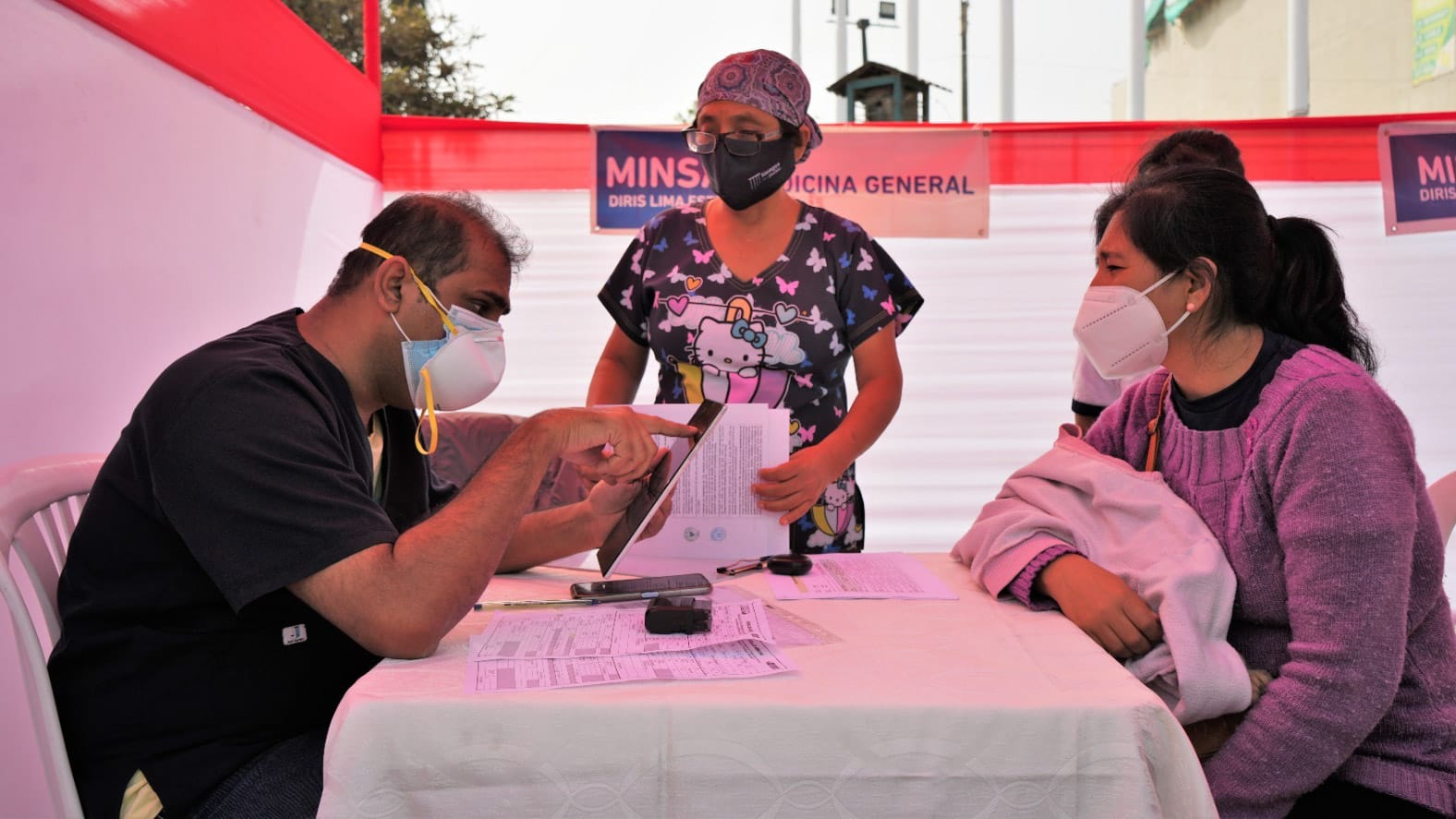 Minsa realiza campaña de salud para detectar casos de tuberculosis en Huaycán