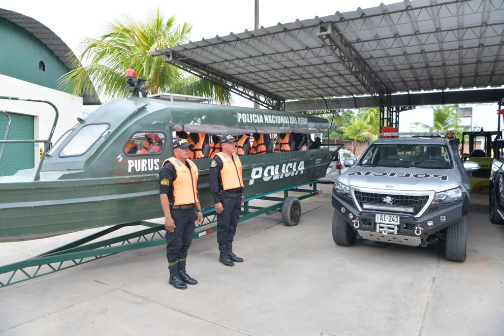 Policías con nuevas unidades vehiculares en Pucallpa