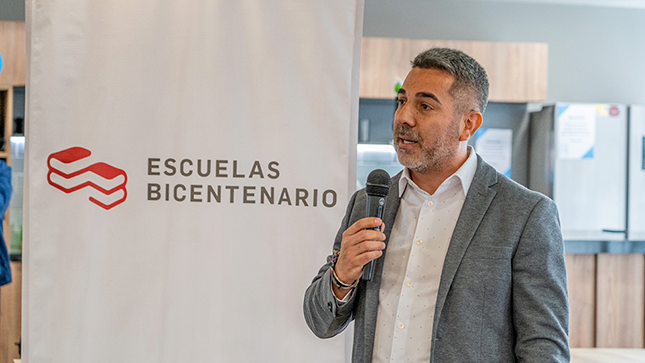 Director ejecutivo de Escuelas Bicentenario: "las puertas están abiertas para un ambiente colaborativo"