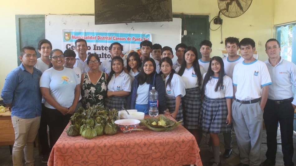 Alumnos de secundaria aprenden a preparar el  rico “Juane” con saberes productivos