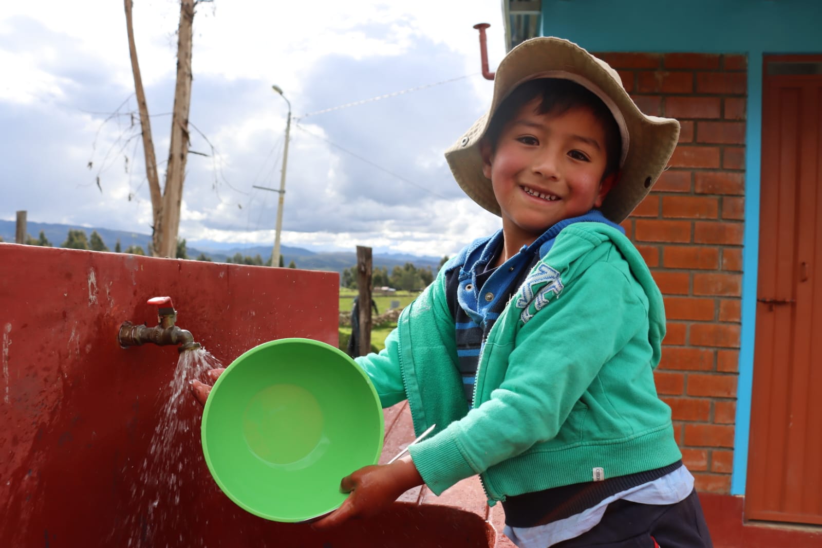 Ministerio de Vivienda entrega obra que dotará de agua potable y saneamiento a centro poblado de Cajamarca