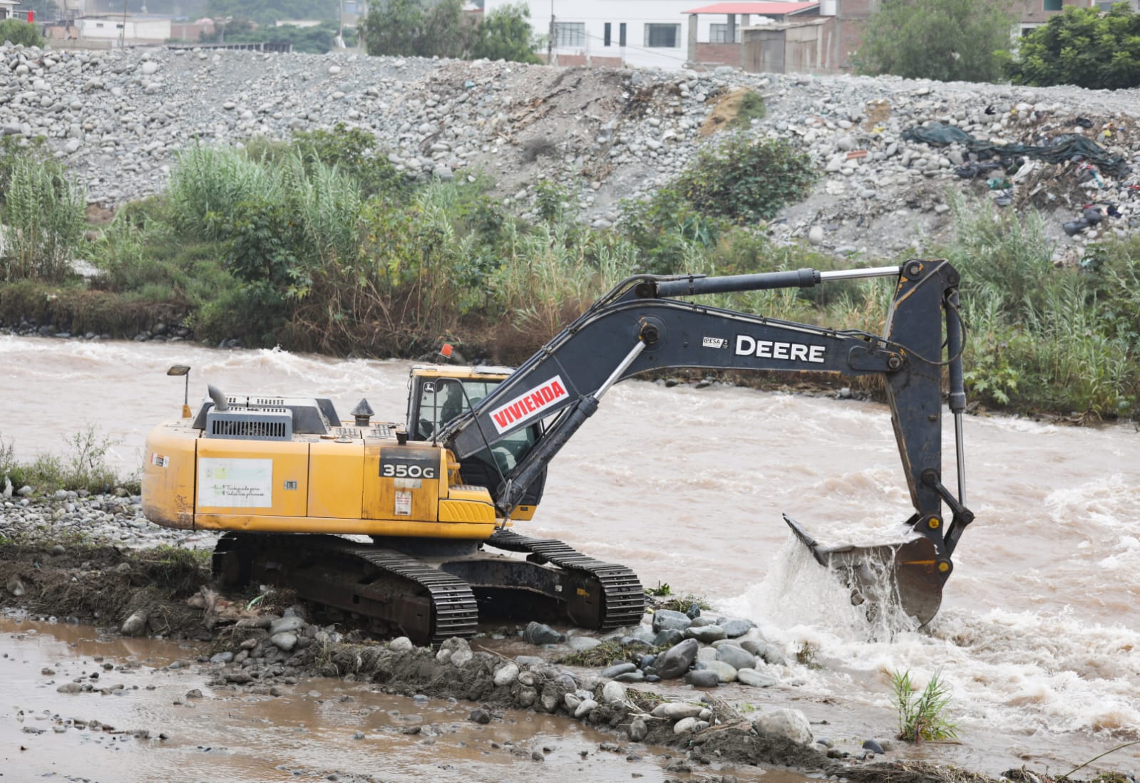Ante El Niño global, Ministerio de Vivienda realiza trabajos de limpieza y descolmatación en cauce del río Rímac
