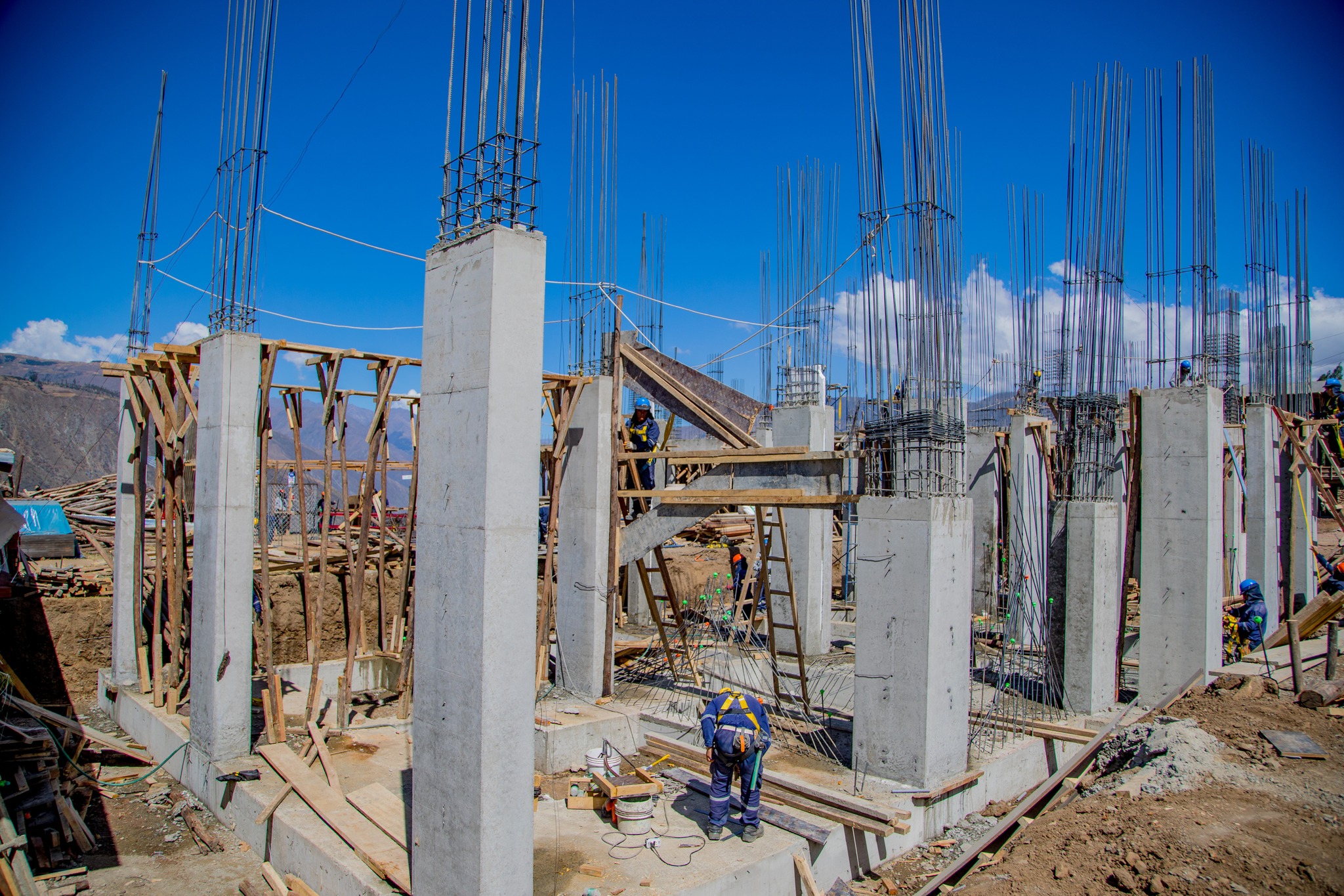 Gore Apurímac intensifica trabajos de construcción de I.E. el Carmelo de Abancay para acortar brechas en infraestructuras escolares