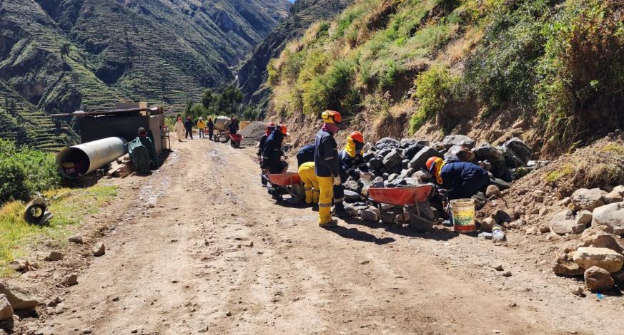 La comuna provincial Mariscal Nieto liderada por el alcalde John Larry Coayla, hizo una visita de inspección del proyecto "Mejoramiento de los servicios de transitabilidad de la carretera vecinal MO-557 EMP Carretera departamental MO - 102 (tramo: Calacoa - Putina - CP. San Cristóbal) Calacoa y San Cristóbal del distrito San Cristóbal".