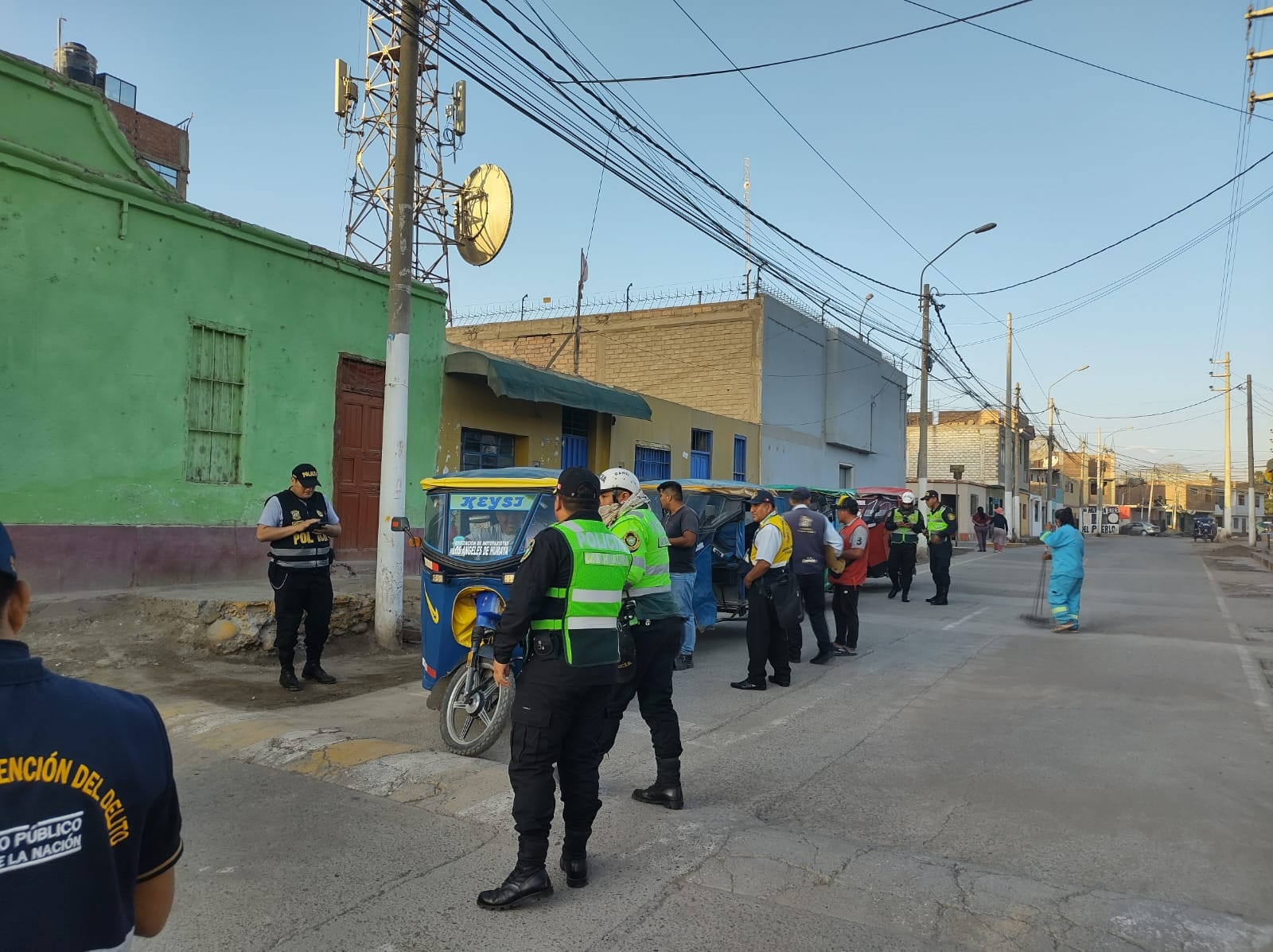 EN ACCIÓN ARTICULADA PERSONAL DE TRANSPORTE Y PNP EJECUTAN OPERATIVO INOPINADO DE CONTROL DE IDENTIDAD CIUDADANA Y VEHICULAR EN EL C.P HUMAYA