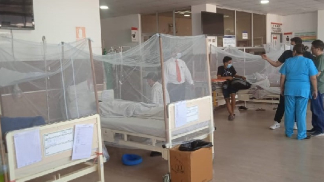 La Contraloría General alertó el riesgo de escasez de reactivos para el diagnóstico viral del dengue en el laboratorio del Hospital Regional de Lambayeque (HRL). Esta situación de posible desabastecimiento de pruebas representa una amenaza para los pacientes que necesitan acceder a estos reactivos, durante la emergencia sanitaria por el brote de esta enfermedad en varios distritos de Lambayeque.
