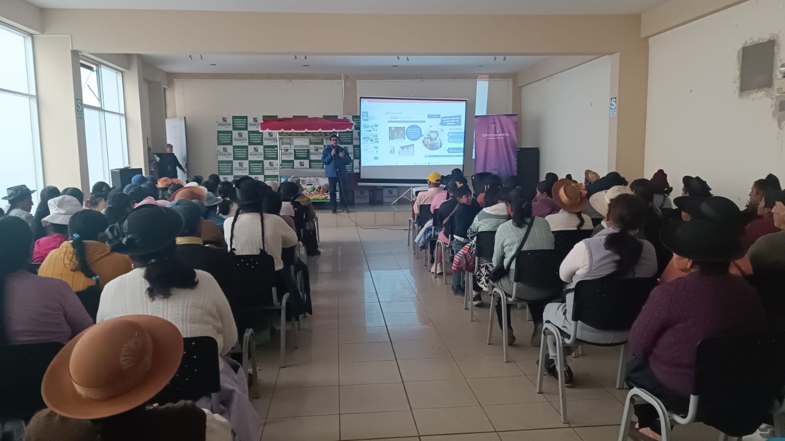 Más de 200 emolienteros fueron capacitados en ahorro de energía y vale descuento de gas FISE