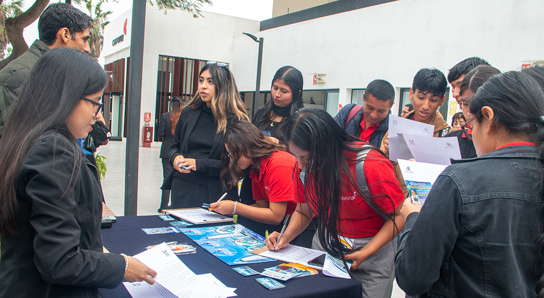 CENFOTUR impulsa oportunidades laborales con Feria de Empleabilidad para estudiantes y egresados