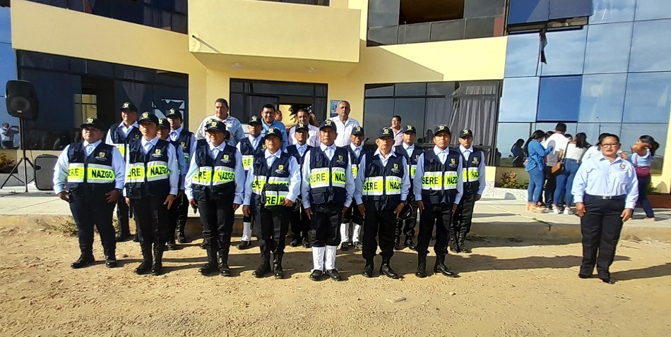 Serenazgo de Canoas de Punta Sal luce nuevo uniforme