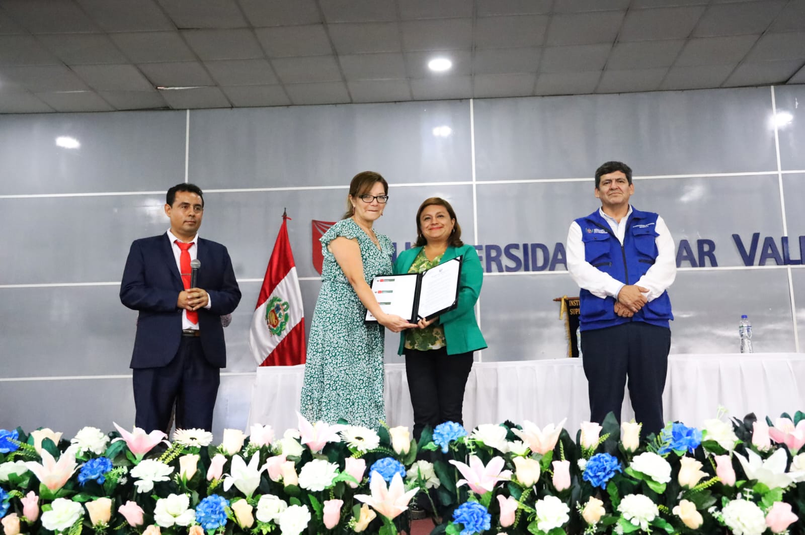 MINEDU entrega oficialmente el licenciamiento al Instituto Tecnológico de Otuzco