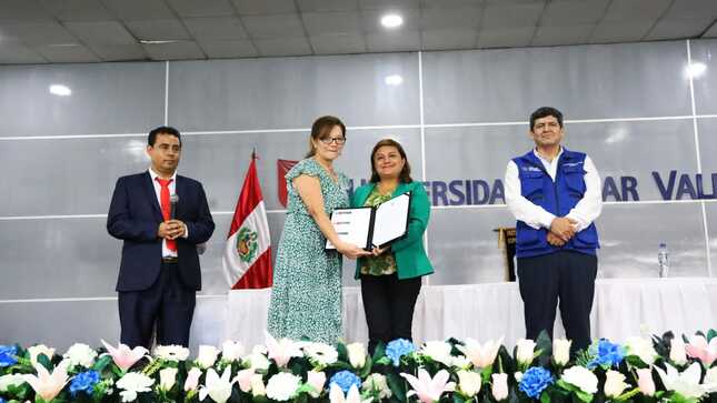 MINEDU entrega oficialmente el licenciamiento al Instituto Tecnológico de Otuzco