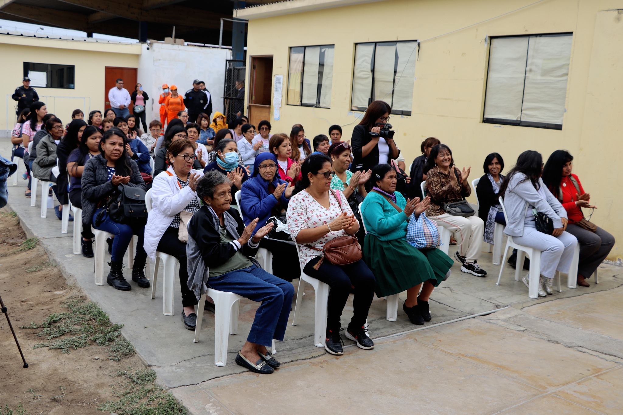 Municipalidad provincial de Huaral aperturó talleres productivos de "Manualidades" y "Reflexología podal"
