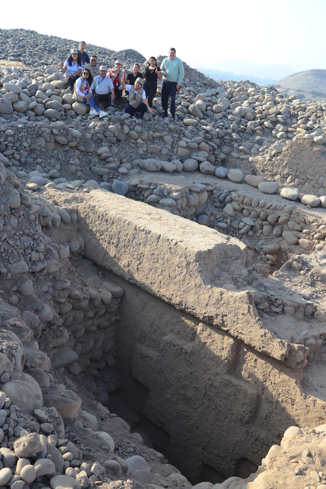 Regidores visitaron sitios arqueológicos de Macatón y Miraflores para conocer de cerca lo que requieren los arqueólogos