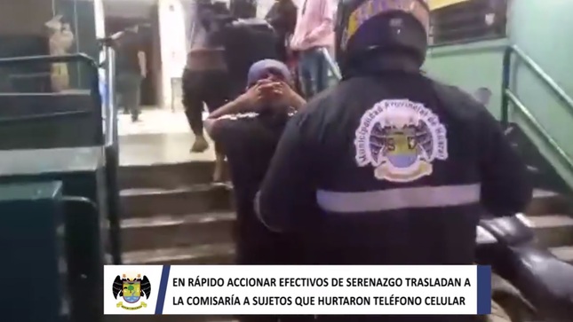 En rápido accionar efectivos de serenazgo trasladan a la comisaría a sujetos que hurtaron teléfono celular