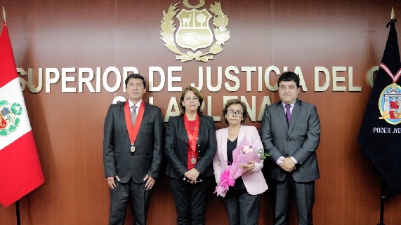 Presidenta de la Corte Superior de Justicia del Callao, Teresa Soto Gordón, reconoció la trayectoria profesional de la servidora Irma Elías Florián quien cesó por límite de edad