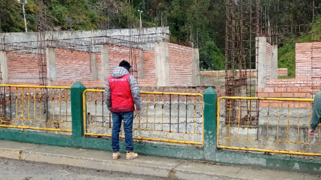 La Contraloría General advirtió a la Municipalidad Provincial de Pallasca, en la región Áncash, deficiencias técnicas en la construcción del Terminal Terrestre Municipal de Cabana que se ejecuta sobre el cauce de un río, pese a que no contar con la autorización de la Autoridad Nacional del Agua (ANA).