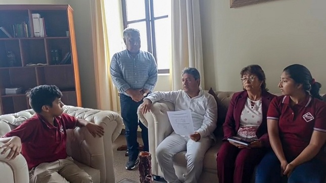 Piden apoyo a empresas para la bolsa de viaje de delegación de estudiantes de Trujillo que participará en los 37° Juegos Matemáticos, en Polonia.