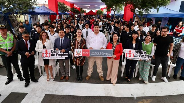Ministro Varela inauguró Feria del Empleo Surquillo que puso más de 1800 oportunidades laborales a disposición de la ciudadanía