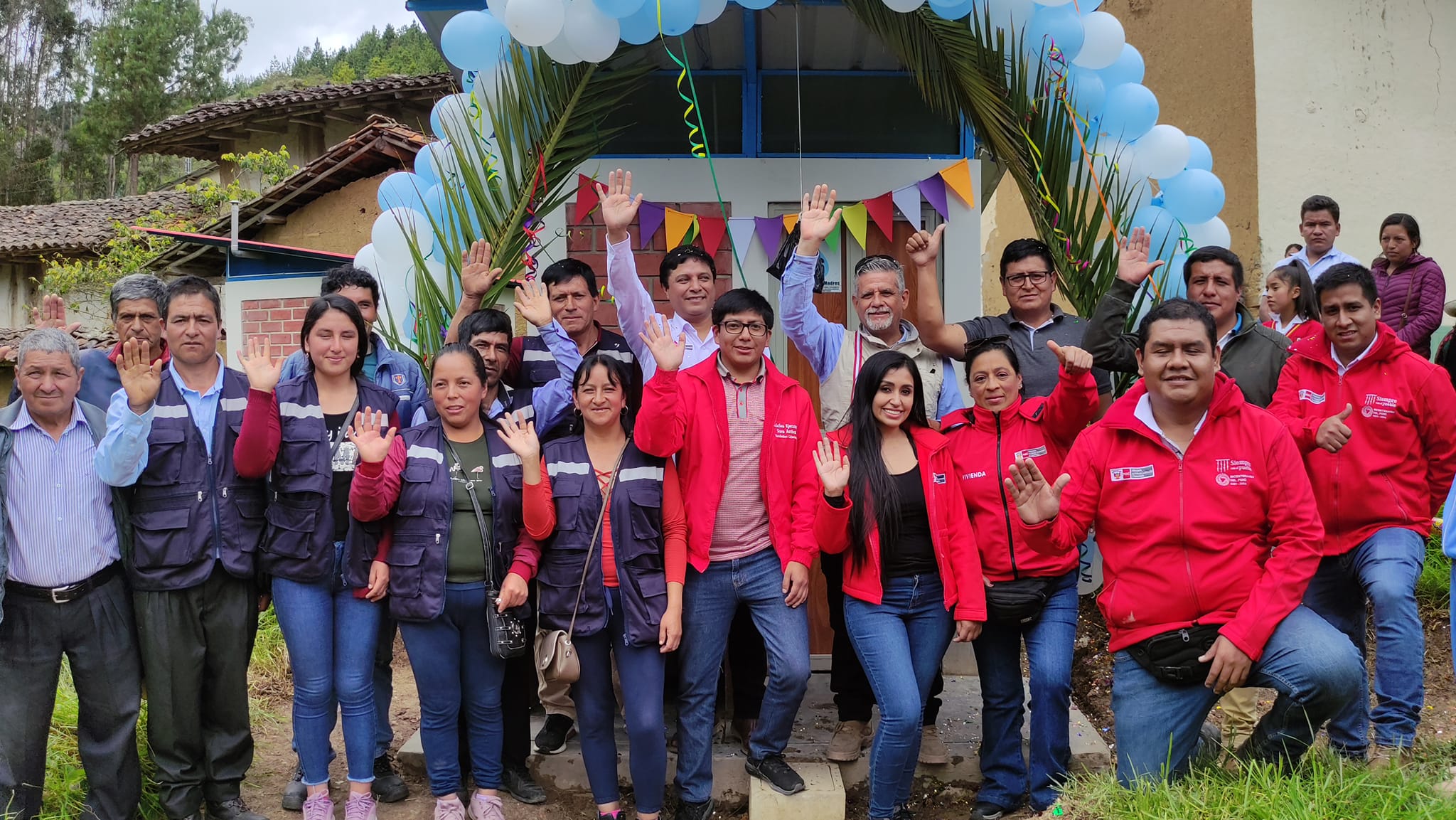 Representantes del PIASAR Cajamarca, representantes de la MDCH en ceremonia de Inauguración.