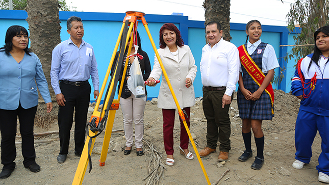 Gobernadora Rosa Vásquez anuncia construcción de pabellón para nivel primario en I.E. Mercedes Indacochea  