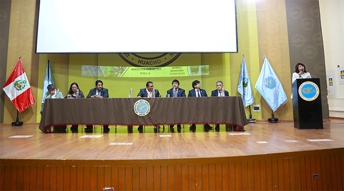 Gobernadora Rosa Vásquez suscribe convenio interinstitucional con la Universidad Nacional de Huacho