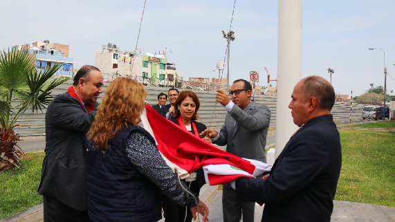 Presidenta de la Corte Superior de Justicia del Callao, Teresa Soto Gordon, presidió ceremonia de renovación de juramento a la bandera