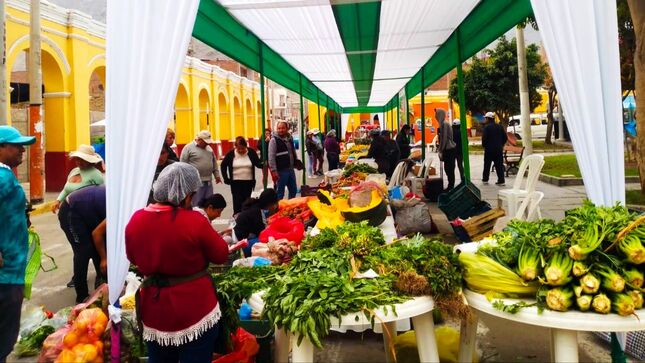 Mercados itinerantes "De la Chacra a la Olla"
