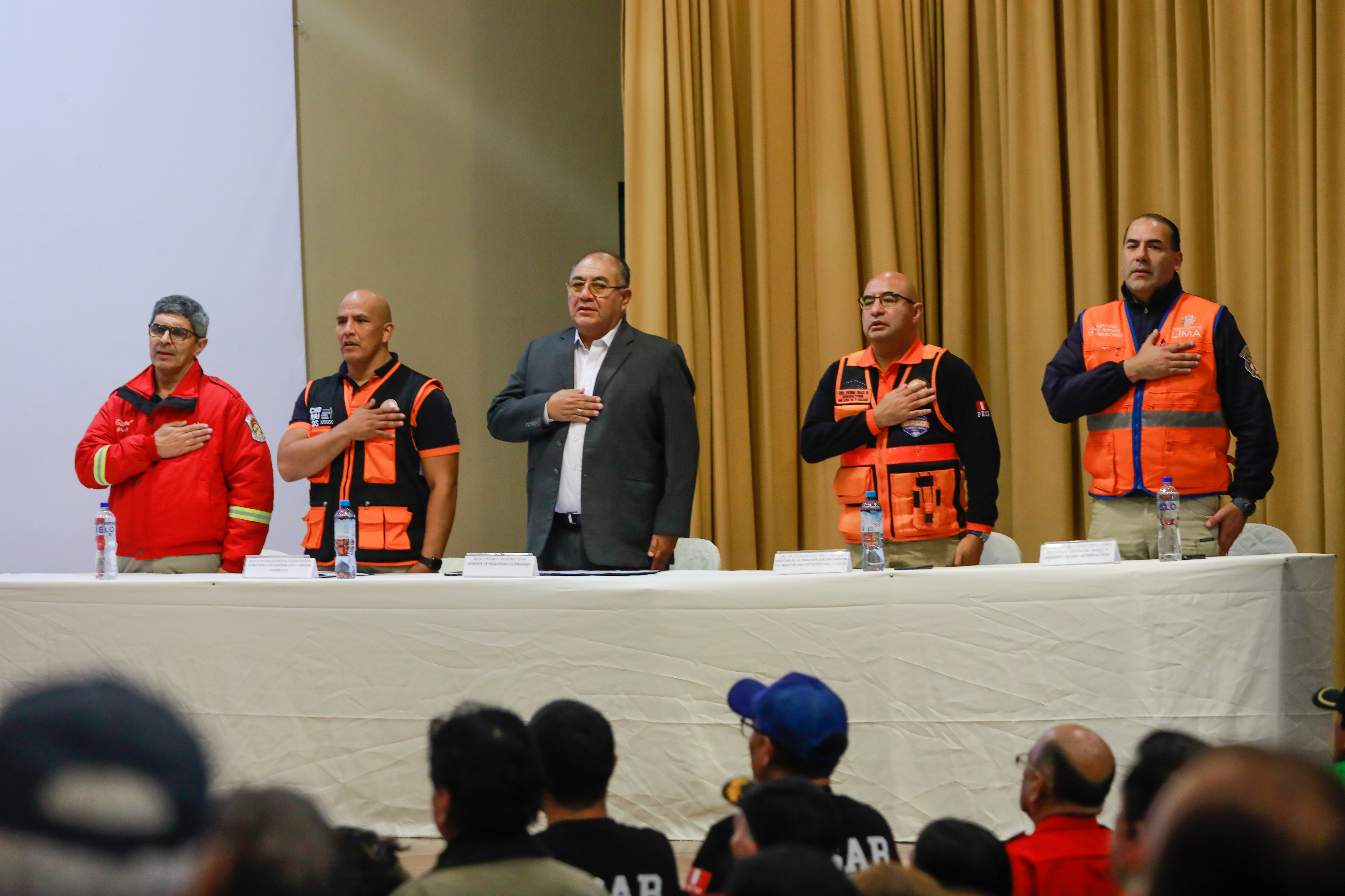 Autoridades del distrito se hicieron presentes en la inauguración