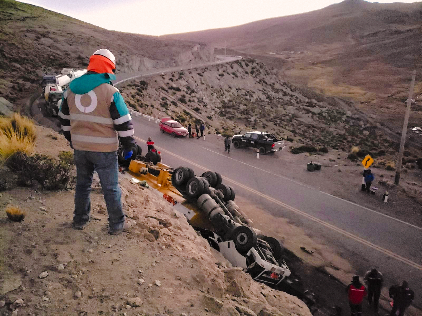 OEFA supervisa derrame de combustible ocurrido en la carretera Ilo – Desaguadero