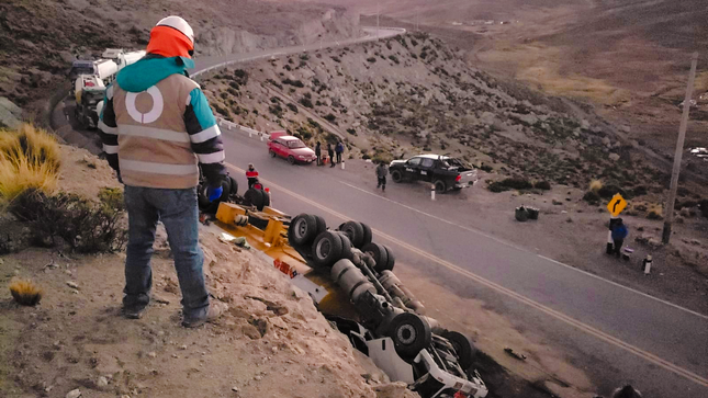 OEFA supervisa derrame de combustible ocurrido en la carretera Ilo – Desaguadero