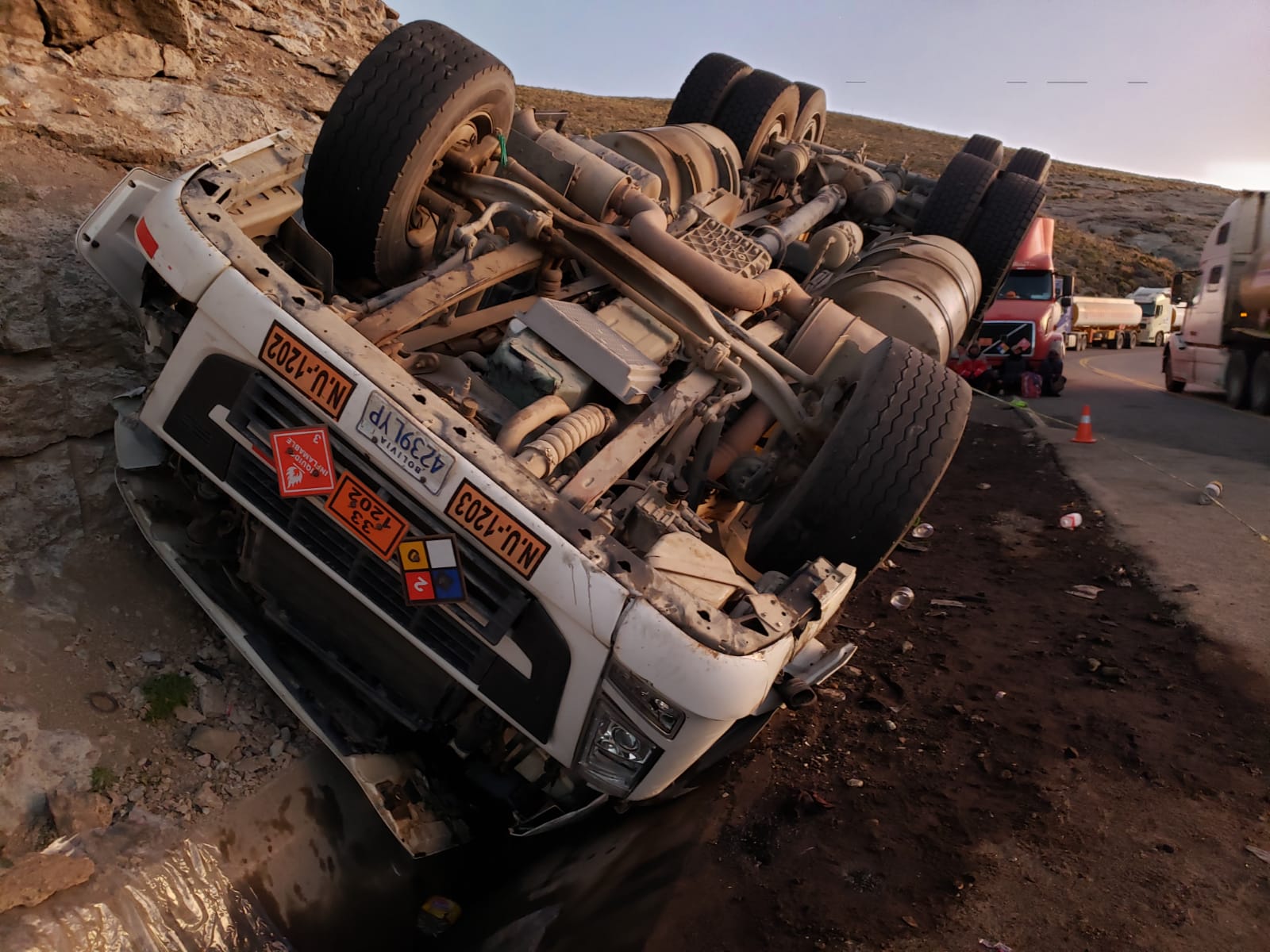 OEFA supervisa derrame de combustible ocurrido en la carretera Ilo – Desaguadero