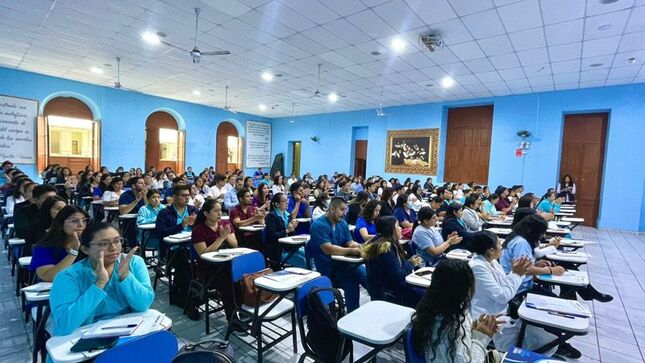 Foto 1 de Más de 500 profesionales de salud iniciarán su Serums en centros de salud de Lima Centro 