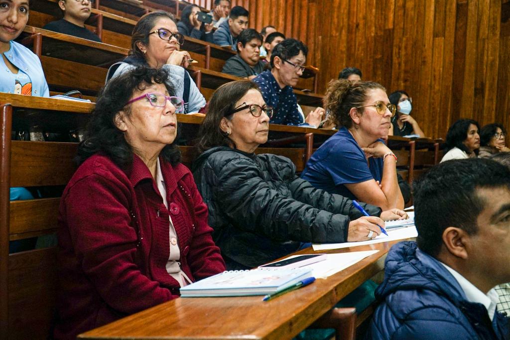 Foto 2 de Más de 240 profesionales de la salud participan en capacitación para el cuidado integral de la persona afectada por tuberculosis