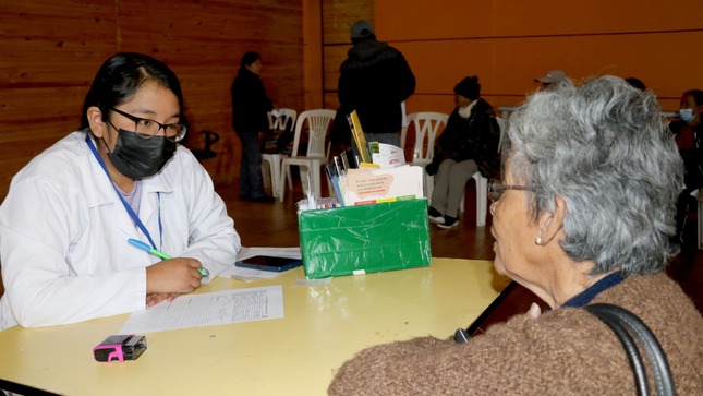 MÁS DE 100 ADULTOS MAYORES SE BENEFICIARON DE CAMPAÑA GRATUITA