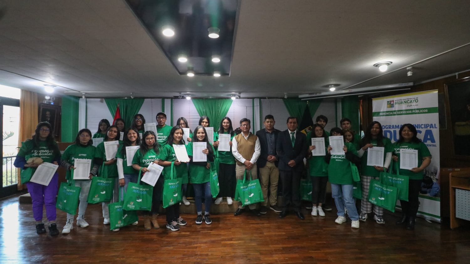 MPH JURAMENTÓ A PROMOTORES AMBIENTALES ESCOLARES Y JUVENILES