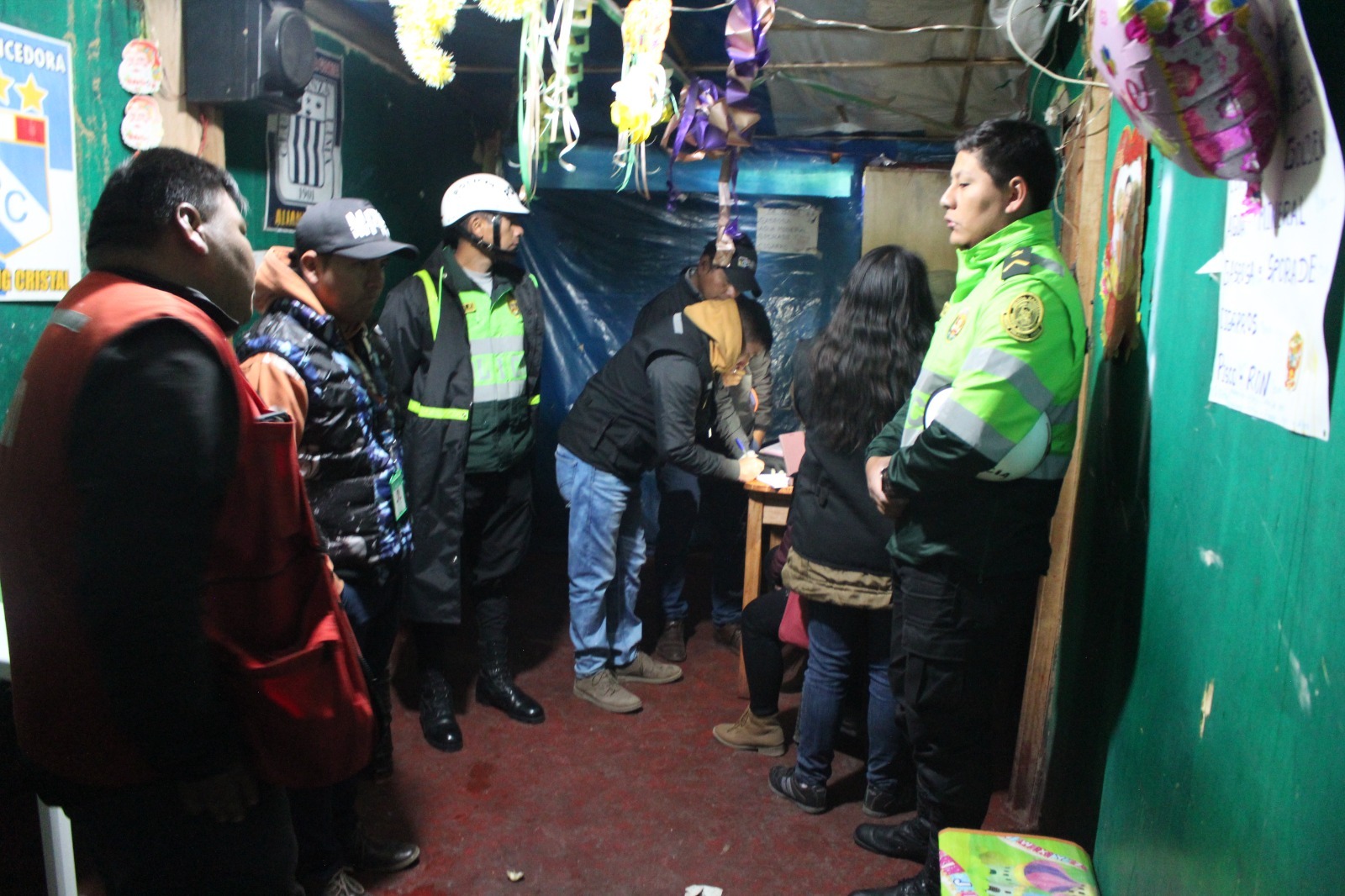 Más de 10 personas se encontraban libando en su interior a las 7 de la mañana