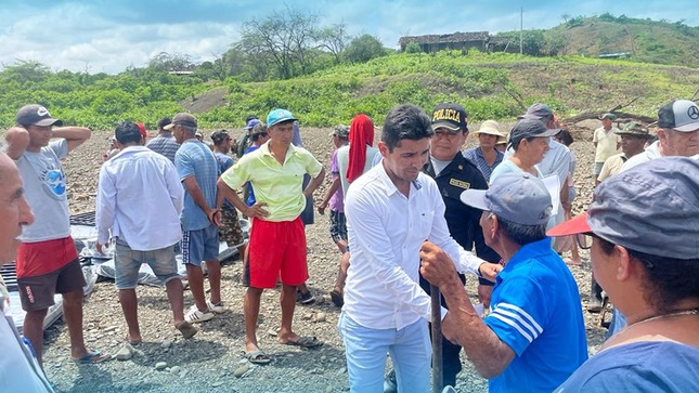 Alcalde De Lancones, Llevó Apoyo Humanitario A Damnificados Del Sector Los Encuentros De Pilares