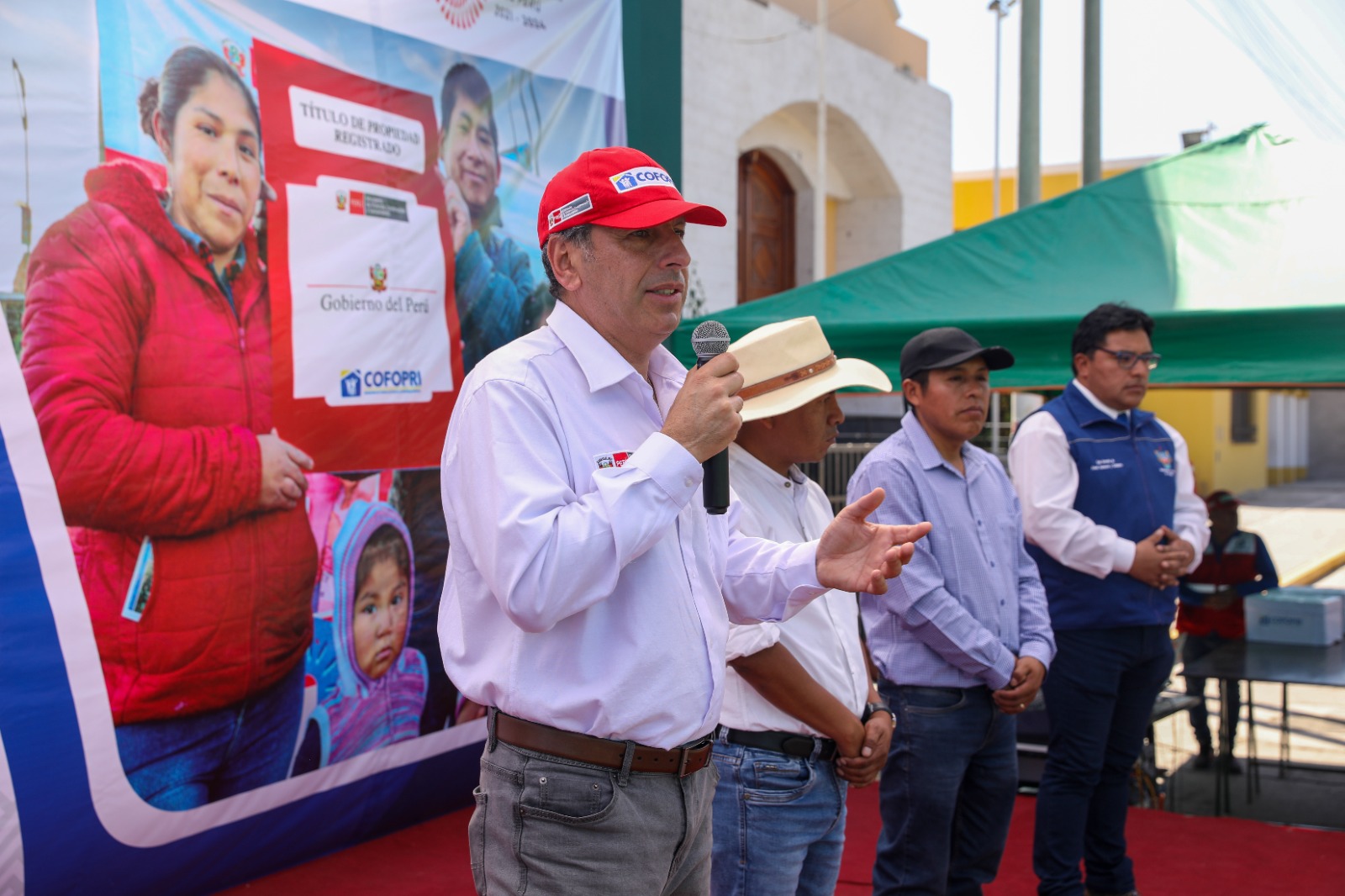 “En solo 4 meses de gestión, hemos entregado, directamente a sus beneficiarios, más de 23 mil títulos de propiedad”, Manuel Montes Boza, director ejecutivo de Cofopri
