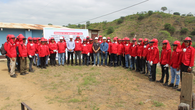 Se iniciaron las actividades del programa temporal de empleo “LURAWI PERU”, en el caserío de Jahuay Negro.