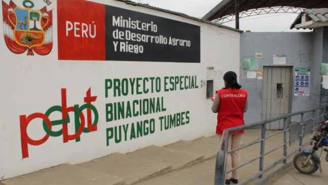 La Contraloría General de la República detectó que el Proyecto Especial Binacional Puyango Tumbes (PEBPT) abasteció con 16 galones de Gasohol 90 a tres unidades vehiculares que no le pertenecen, durante el mes de agosto del 2022. Lo evidenciado contó con la conformidad del encargado de Transportes de la entidad, afectando el adecuado control del suministro de combustible y del uso de las unidades móviles.