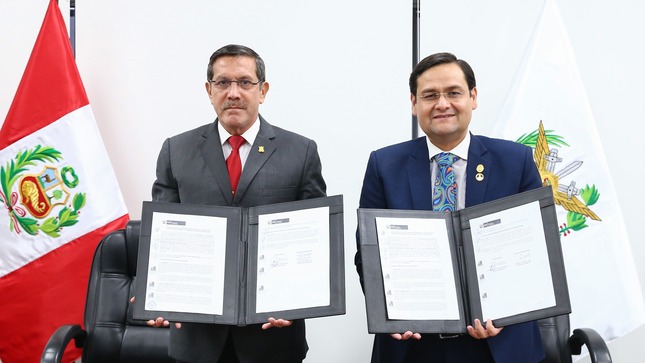 fotografia de firma de convenio
