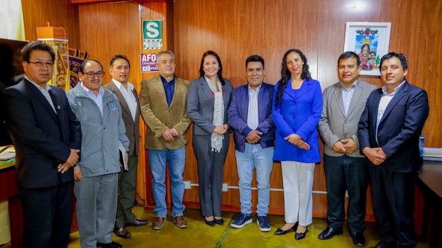 Gobernador Percy Godoy recibió visita de exministra Paola Bustamante para promover labores conjuntas en mejora de gestión pública regional