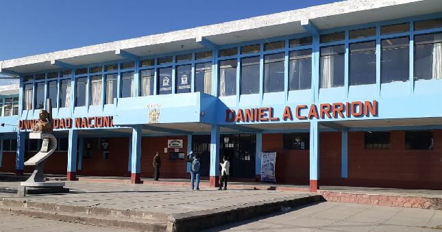 La Contraloría General recomendó a las autoridades de la Universidad Nacional Daniel Alcides Carrión adoptar las medidas necesarias para superar los riesgos advertidos en la contratación de docentes para diferentes facultades y escuelas profesionales, luego de evidenciarse el incumplimiento de requisitos y perfiles para el ejercicio de la docencia universitaria.