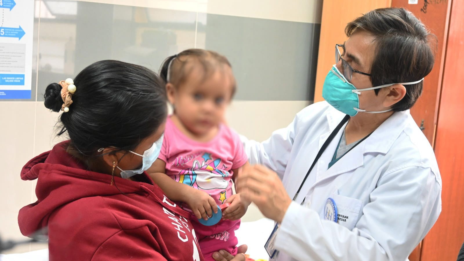 Niña de un año venció al dengue tras ser atendido en el Hospital Nacional Cayetano Heredia