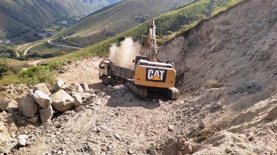 Avanza carretera Nangay de Matalacas, Palo Blanco, Naranjito y Sausal del Quiroz (Pacaipampa)