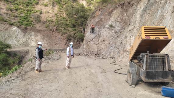 Avanza carretera Nangay de Matalacas, Palo Blanco, Naranjito y Sausal del Quiroz (Pacaipampa)