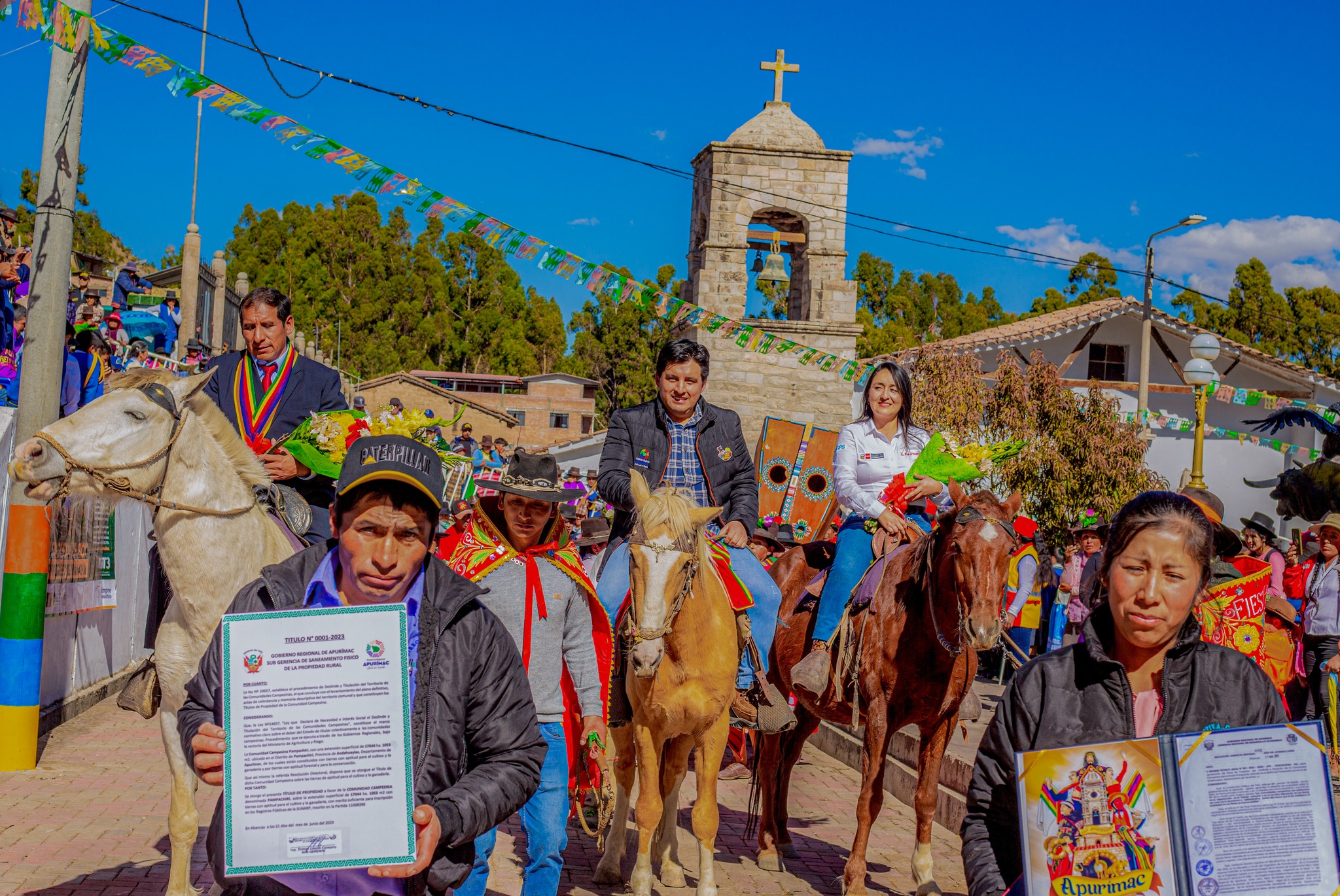 Gobierno regional entrega título de propiedad a la comunidad campesina de Pampachiri y pone fin al conflicto limítrofe de más de 24 años