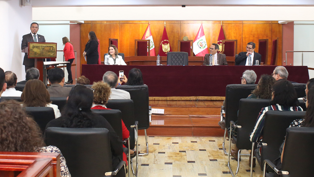 “Somos un equipo que viene trabajando desde hace 27 años”, afirmó el presidente del Tribunal Constitucional, Francisco Morales Saravia
