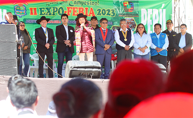 Gobernadora Rosa Vásquez rinde homenaje a los agricultores de Oyón en el marco del “Día del Campesino”